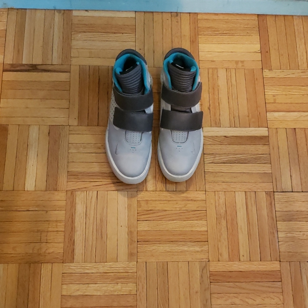 Nike high top sneakers